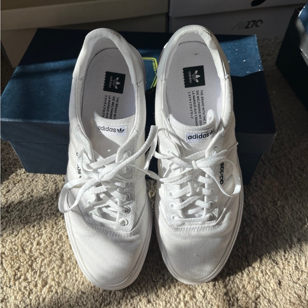 White adidas (CLEAN)